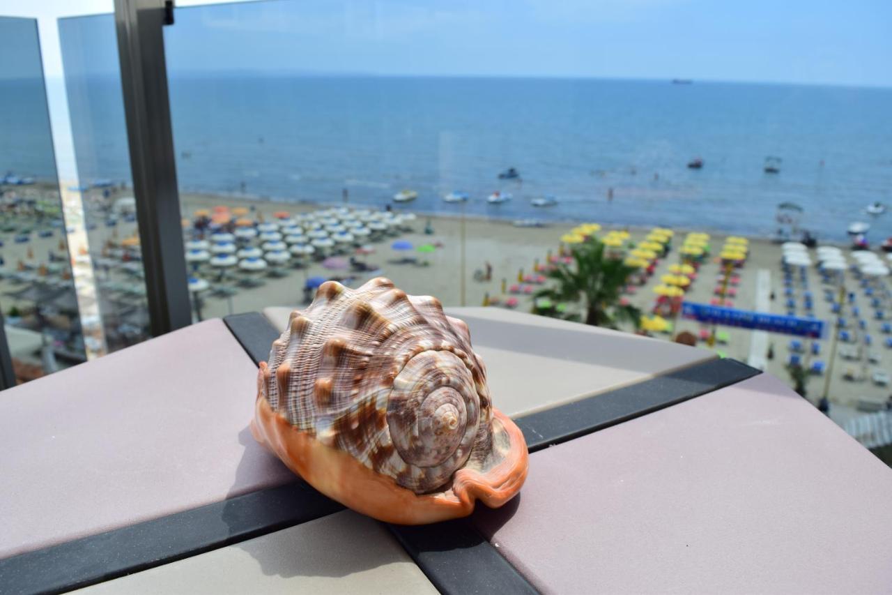 Vila One Beach Hotel Durrës Exteriér fotografie